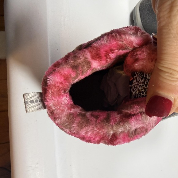 Keen Snow Boots Kids Size 10 Pink Faux Fur Lined Hook & Loop Winter Warm - Picture 8 of 9